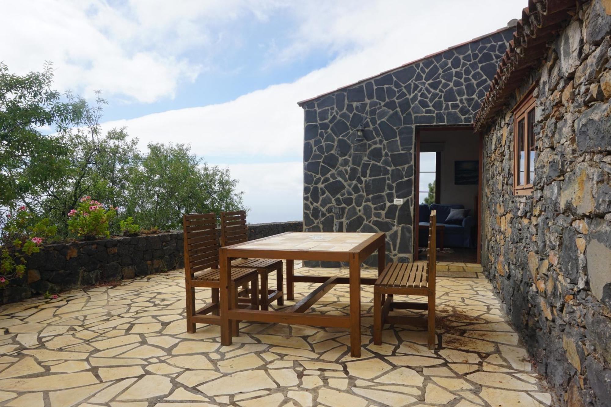 Sunset And Stars Stone House Guest House Garafia Exterior photo